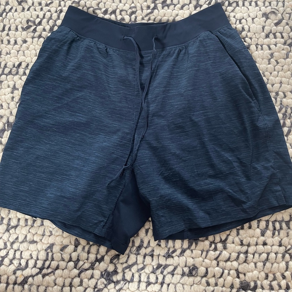 Men’s Lululemon Pace Breaker shorts size L